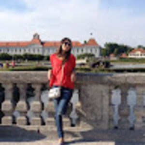 Meet your Posher, Zeina